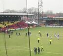 Aficionados del Go Ahead Eagles atacan a los jugadores de De Graafschapp