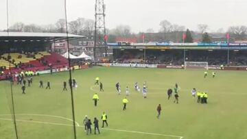 Aficionados del Go Ahead Eagles atacan a los jugadores de De Graafschapp