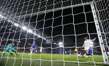 Ibra ensures PSG send Chelsea crashing out again