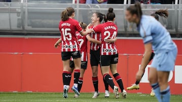 Azkona celebra el gol del Athletic.