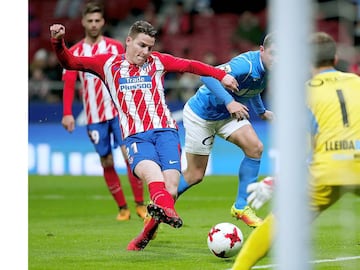 MADRID, SPAIN - JANUARY 09: Kevin Gameiro of Atletico de Madrid strikes the ball during the Copa del Rey second leg match between Club Atletico de Madrid and Lleida Esportiu at Estadio Wanda Metropolitano on January 9, 2018 in Madrid, Spain. (Photo by Gonzalo Arroyo Moreno/Getty Images)