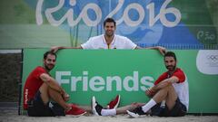 Amigos. Jos&eacute; Manuel Calder&oacute;n, Felipe Reyes y Juan Carlos Navarro llevan m&aacute;s de quince a&ntilde;os jugando juntos. Primero en la Selecci&oacute;n j&uacute;nior y luego en la absoluta. 