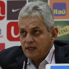 Reinaldo Rueda sorprende con su primera nómina local