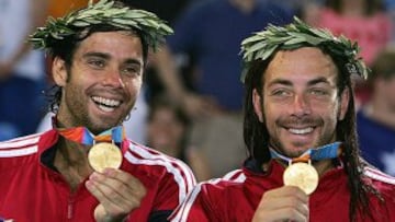 En 2004, uno de sus logros más inolvidables: medallista de oro junto a Nicolás Massú en los JJ.OO de Atenas 2004.