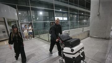 Enzo Barrenechea ya está en España: “Quería estar en el Valencia, es un paso adelante para mí”