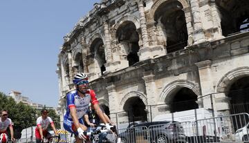 Caleb Ewan se llevó la victoria de la etapa 16 del Tour de Francia. El colombiano Rigoberto Urán subió un puesto en la clasificación general. 