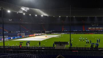 El Atlético en el Feyenoord Stadium, en el último entrenamiento antes del partido en Champions.