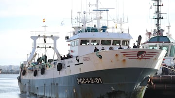 Uno de los barcos multados, el Farruco, fotografiado el15 de julio de 2018 entrando en el puerto de Montevideo (Uruguay). EFE/Aitor Pereira
