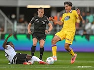 Pérez Hernández en el Burgos-Real Valladolid de la temporada 25-26.