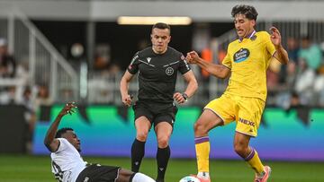 Pérez Hernández en el Burgos-Real Valladolid de la temporada 25-26.