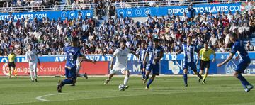 Isco dispara a puerta.