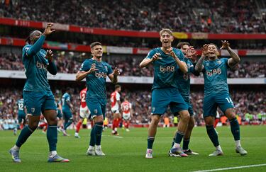 El rugido de Huijsen retumba en el Emirates