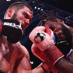 Beterbiev se desata ante Browne