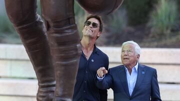 La franquicia de New England develó una estatua del legendario quarterback previo al primer compromiso de pretemporada contra los Washington Commanders.