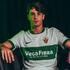 Redondo homenajea a su padre: lucirá el ‘5′ en el Elche