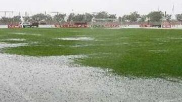 <b>LA CIUDAD DEPORTIVA SE INUNDÓ</b> La ciudad deportiva sevillista se inundó y los jugadores de Juande tuvieron que entrenarse en el gimnasio. El Sánchez Pizjuán, en cambio, resistió mejor el diluvio.