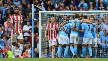 El Manchester City exhibe su poder¨ªo ofensivo y se pone l¨ªder