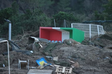 Campos de fútbol destrozados por la DANA en Valencia