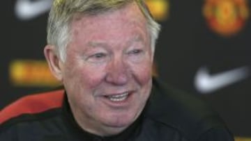 Alex Ferguson empeñó su palabra en rueda de prensa afirmando que Rooney seguirá en el United al menos dos temporadas más.