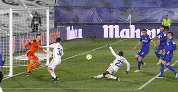 2-0. Ferland Mendy marcó el segundo gol.