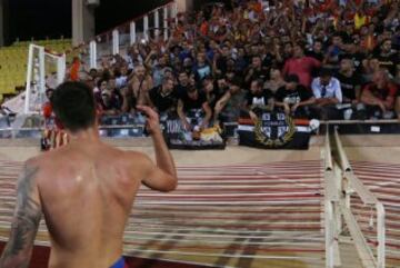 El conjunto ché celebró el pase a la fase de grupos de Champions.