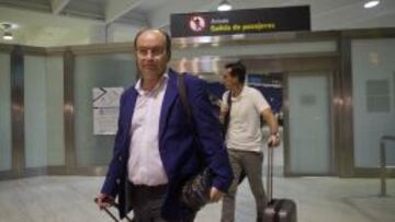 El presidente del Sevilla José Castro y el técnico Unay Emery (detrás).