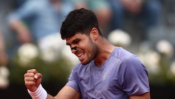 Tennis - Italian Open - Foro Italico, Rome, Italy - May 13, 2025 Spain's Carlos Alcaraz reacts during his round of 16 match against Russia's Karen Khachanov REUTERS/Yves Herman