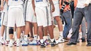 <b>CAMBIO. </b>El Madrid se exhibió en Bilbao y naufragó en Holanda.