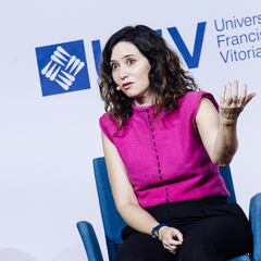 Ayuso respalda a Feijóo en su posición sobre el indulto a Puigdemont