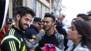 La Selección Sub-21 levantó mucha expectación en Cádiz; Isco fue uno de los jugadores más solicitados.