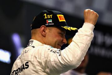 Bottas gana la última carrera de la temporada