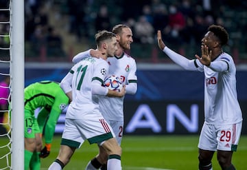 Los jugadores del Lokomotiv celebrando el gol del empate de Miranchuk