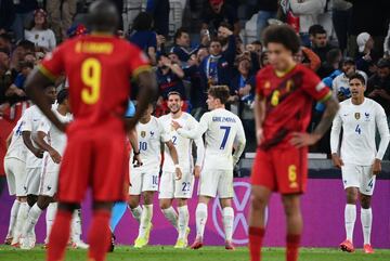 2-3. Theo Hernández celebra el tercer gol.