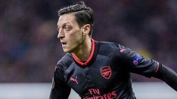 Arsenal is a family for every player - Emery support to Ozil