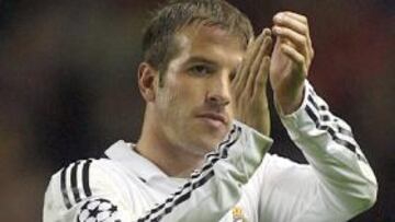 <strong>DECEPCIONADO.</strong> Van der Vaart quiere jugar en el Chelsea para mantener sus opciones de estar en el Mundial 2010.