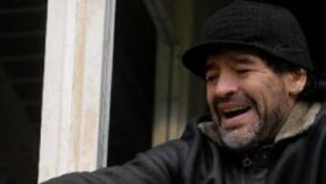 <b>UN FIGURA.</b> El 'Pelusa' nunca pasa inadvertido haya por donde va.