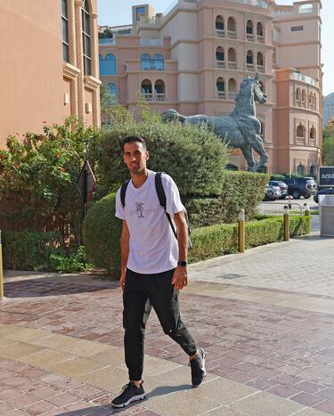 El capitán de la Selección Española aprovechó para irse a pasear por la zona.