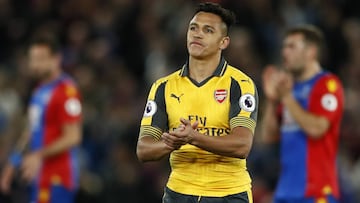 Arsenal cede y haría histórica oferta de renovación a Alexis