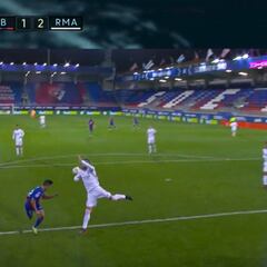 La mano de Ramos por la que el Eibar pidió penalti y el VAR desestimó