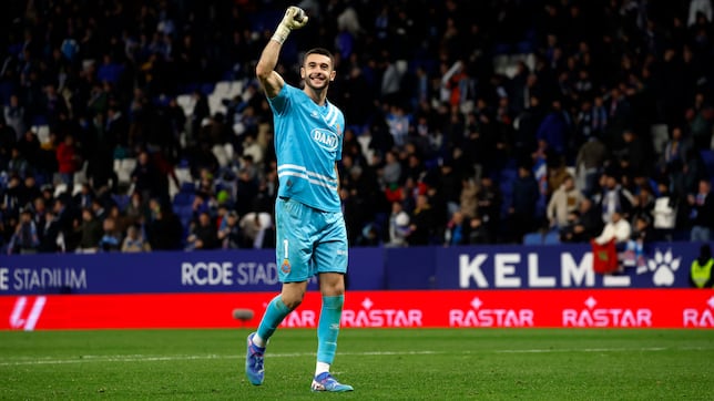 Joan, un portero de esmoquin en un Espanyol de pico y pala