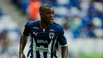 Rayados de Monterrey buscaría terminar con el préstamo del ariete centroamericano, al cual le restan seis meses de contrato con los del norte de México.