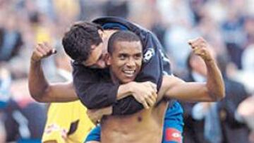 <b>IN EXTREMIS</b>. El Real Zaragoza se acerca a la permanencia tras derrotar en el tiempo de descuento a un Osasuna que claudicó ante Álvaro.