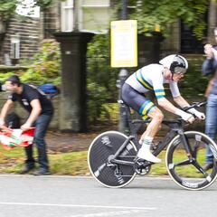 Dennis vuela hasta el arcoíris