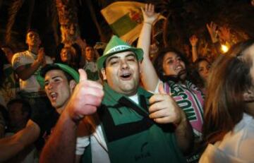 La ciudad de Elche sale a la calle a celebrar el ascenso a primera divisin.