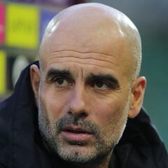 Guardiola hails 'magnificent' pilot after failed attempt to land in high winds