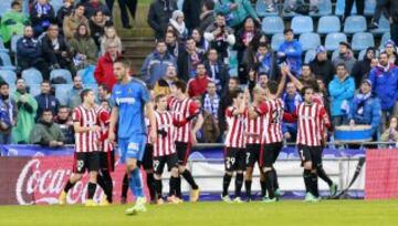Los jugadores celebran el 0-1 de San José. 