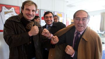 Manolo Calvo (derecha), junto a Javier Castillejo y Manolo Calvo jr. (centro). 