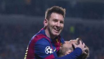 Messi celebra uno de sus goles al APOEL.