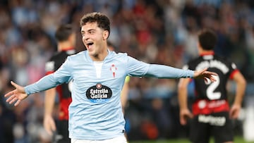El centrocampista del Celta de Vigo Hugo Álvarez celebra su gol en el partido de la jornada 16 de LaLiga ante el RCD Mallorca en el estadio de Balaídos.