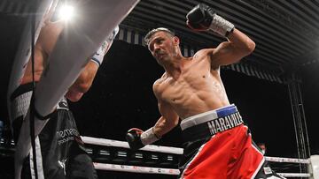 Sergio 'Maravilla' Martínez golpea a José Miguel Fandiño durante su combate.